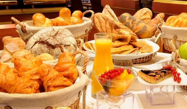 Manoir Melphil Panzió Saint-Étienne-la-Thillaye Kültér fotó